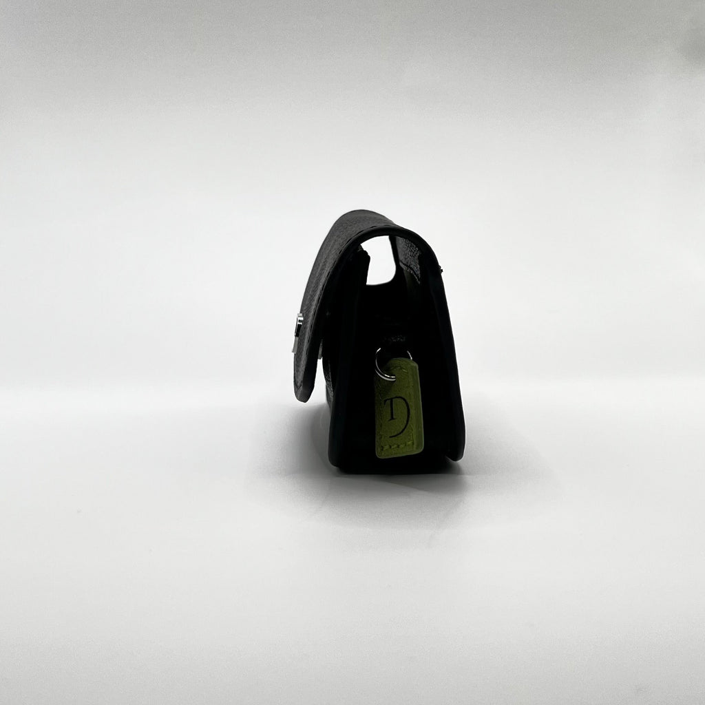 Zwart Leren Heuptasje voor Insulinepomp inclusief riem – Groene Suède Voering