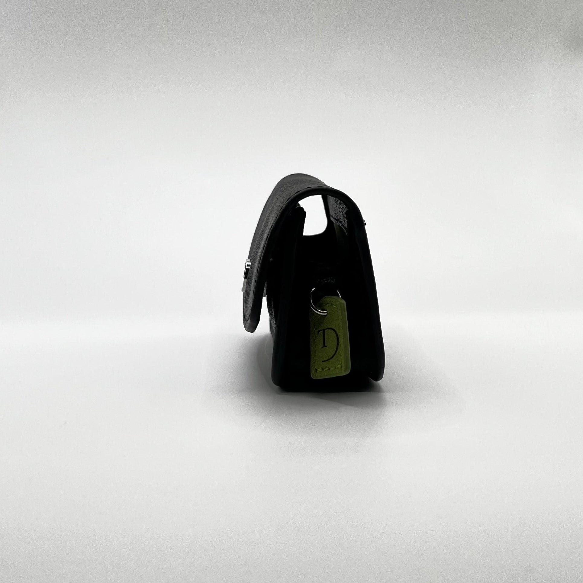 Zwart Leren Heuptasje voor Insulinepomp inclusief riem – Groene Suède Voering