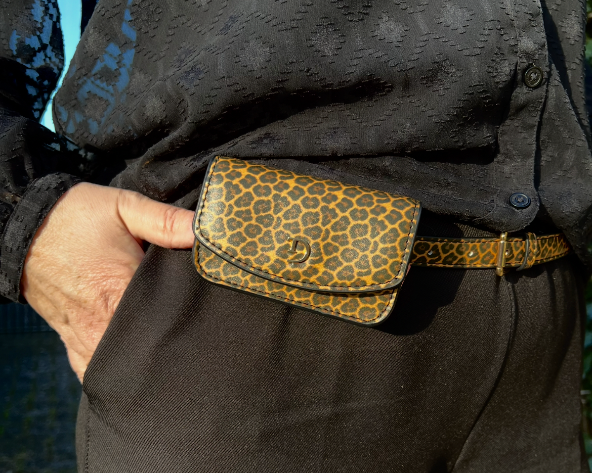 Leopardprint PU-leren heuptasje voor insulinepomp inclusief riem– Zalmroze Voering