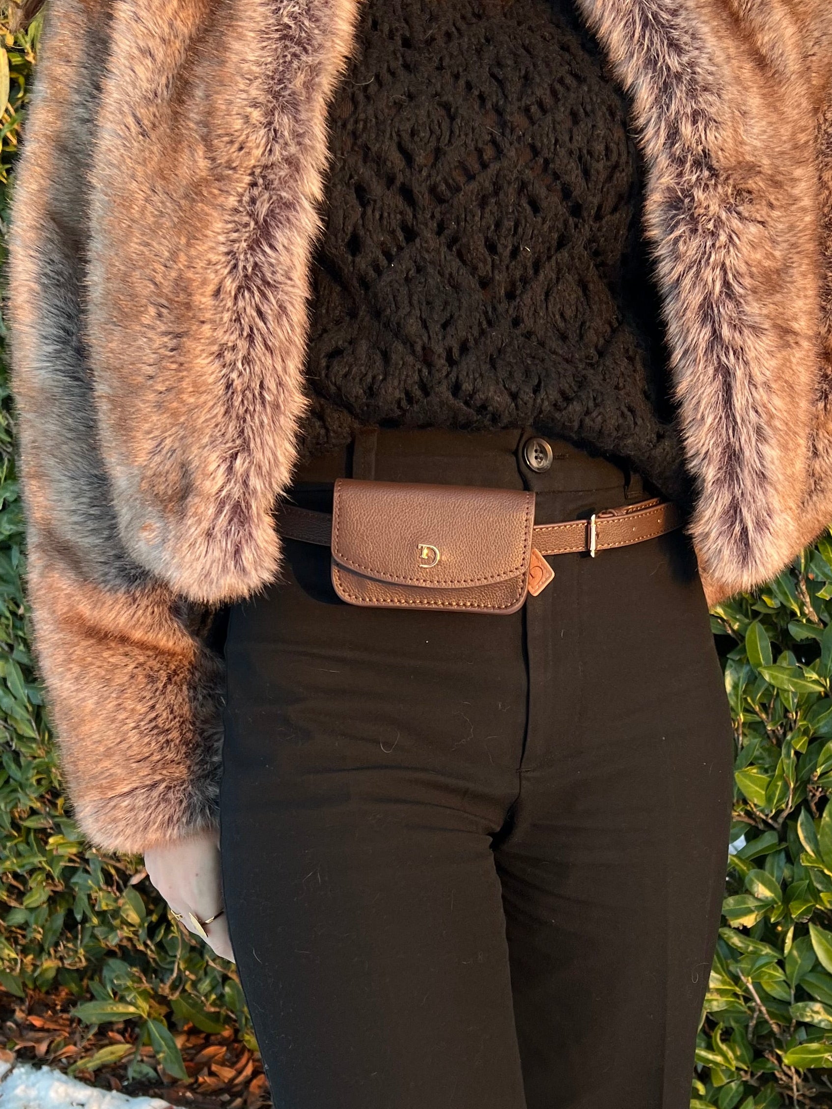 Dark Chocolate leren heuptasje voor insulinepomp inclusief riem- Lichtbruine Suède Voering