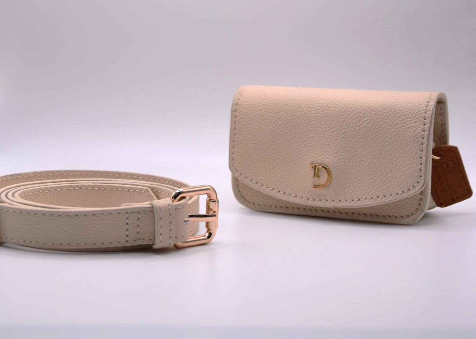 Diabe-Tas leren heuptasje – vooraanzicht met riem en details