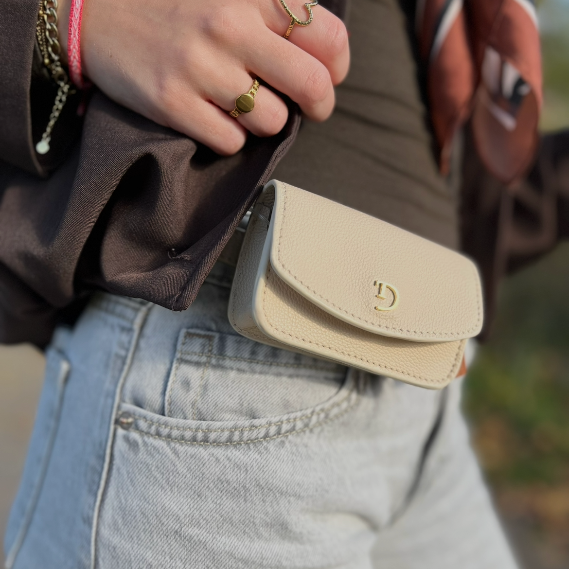 Beige Leren Insulinepomp Heuptasje – Comfortabel & Discreet voor Vrouwen